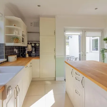 Guestready - Charming Escape In Templeogue Village