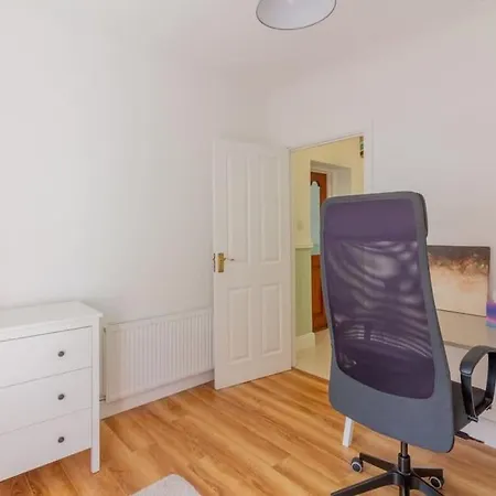 Guestready - Charming Escape In Templeogue Village 아파트 더블린